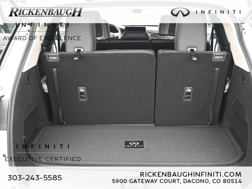 Certified Used 2026 White INFINITI LUXE image 16