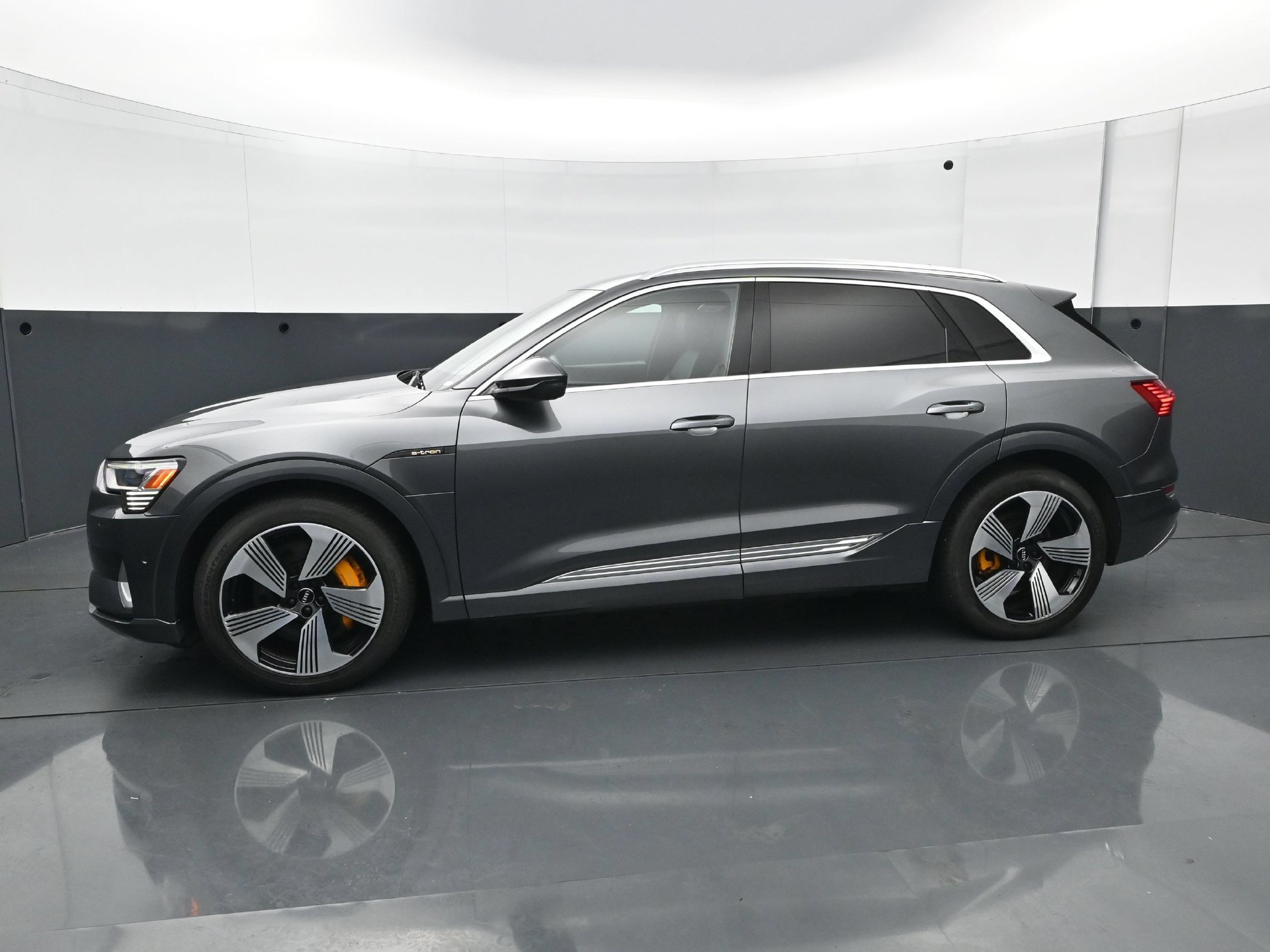 Used 2019 Daytona Gray Pearl Audi Prestige image 4