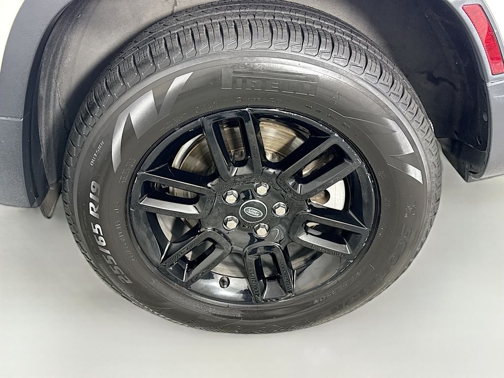 Certified Used 2024 White Land Rover S image 25