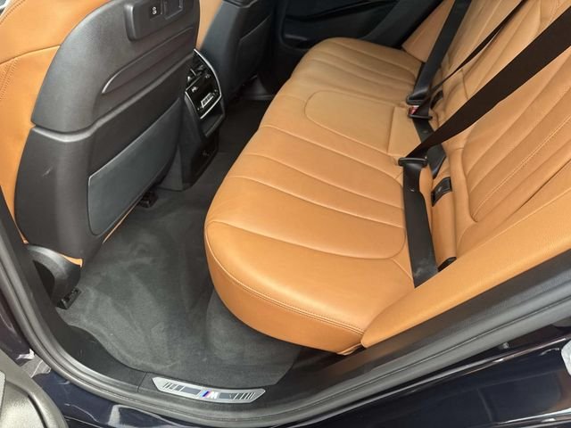 Used 2022 Black BMW sDrive40i image 13
