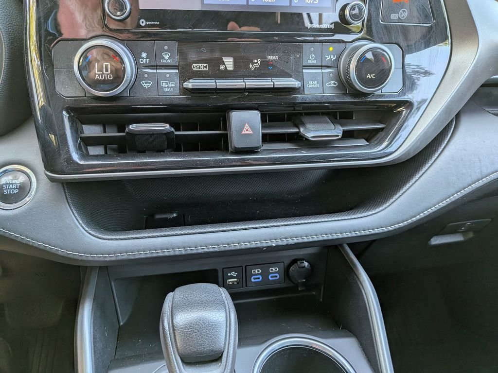 Used 2022 Gray Toyota L image 19