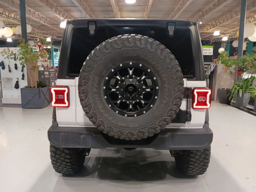 Used 2019 Bright White Clearcoat Jeep Unlimited Sport S image 7