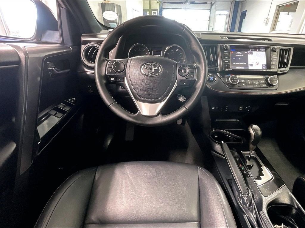 Used 2018 Silver Toyota SE image 17