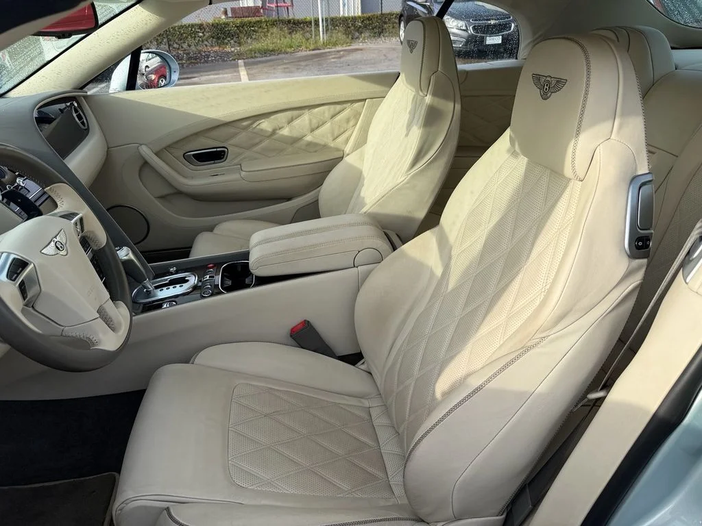 Used 2013 Silverlake Metallic Bentley GT V8 Convertible image 9