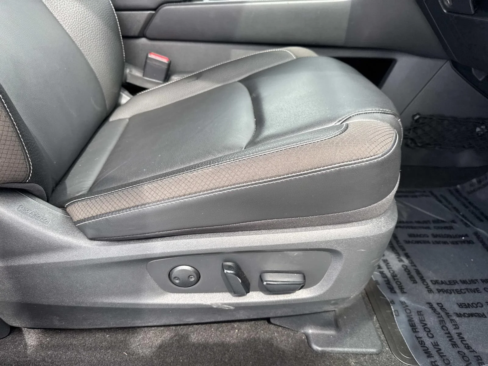 Used 2024 Super Black Nissan SL image 11