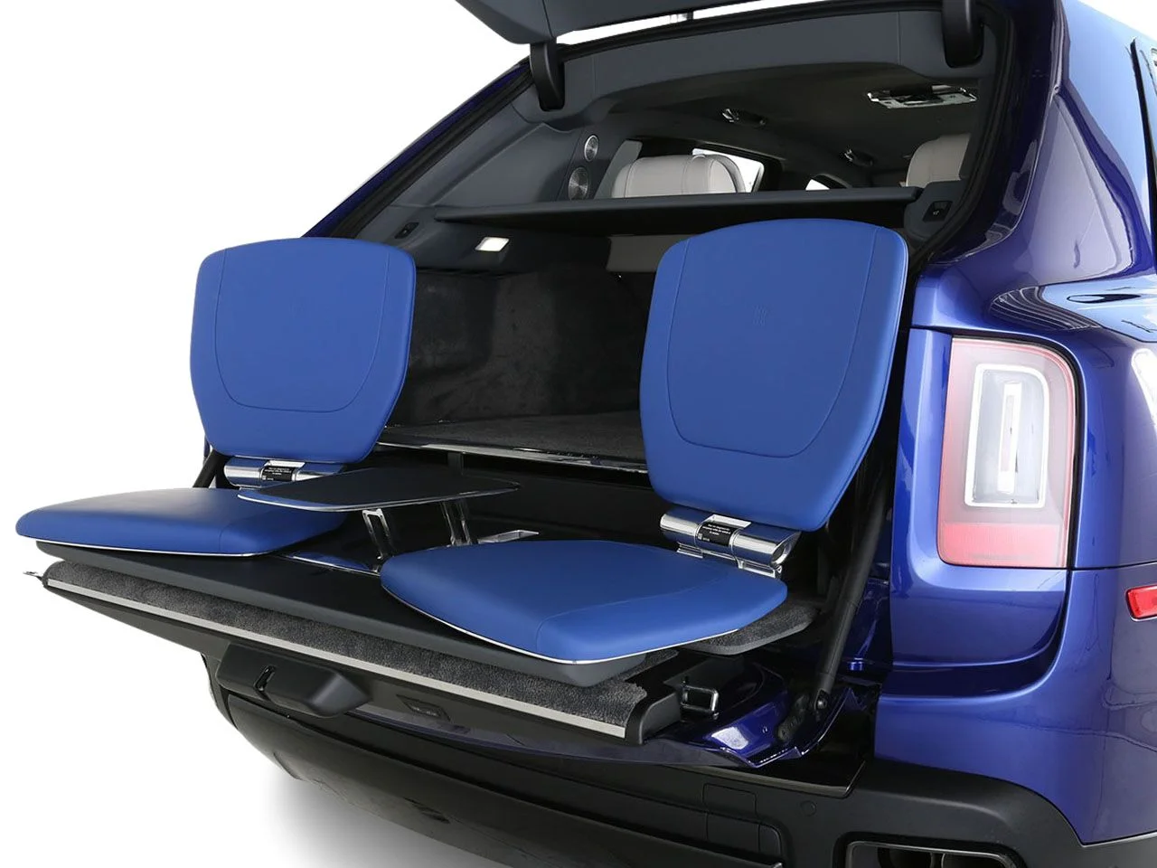 Used 2024 Blue Rolls-Royce Black Badge image 3