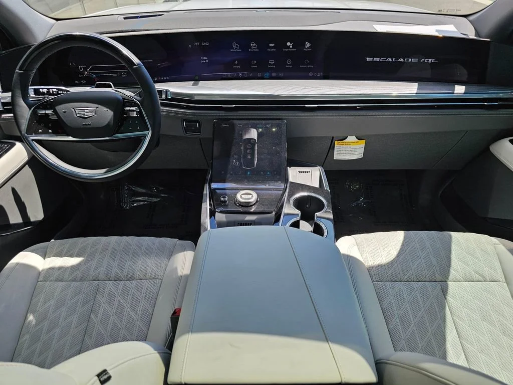 New 2026 Vibrant White Tricoat Cadillac Luxury image 20