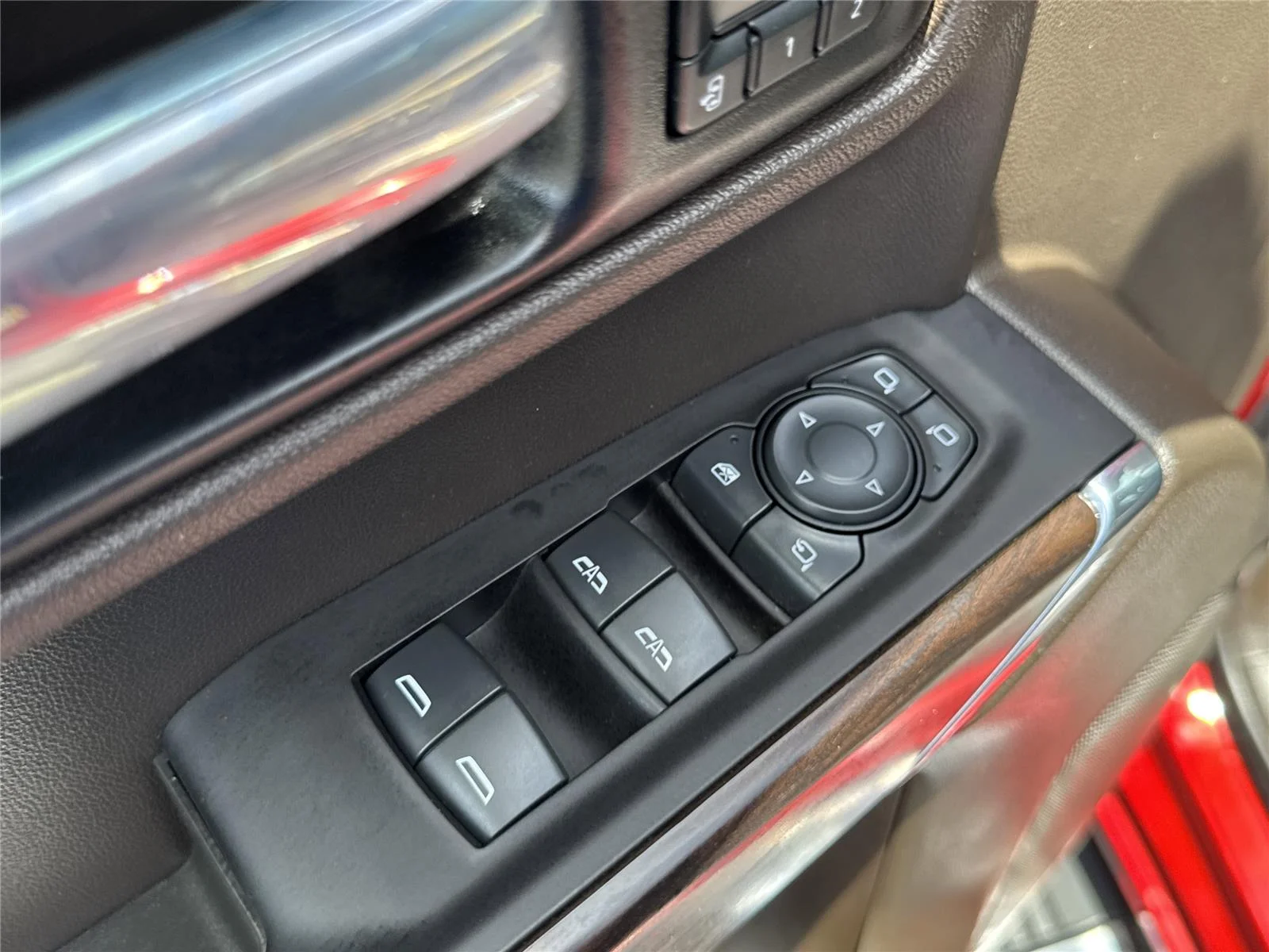 Used 2021 CAYENNE RED TINTCOAT GMC SLT image 18