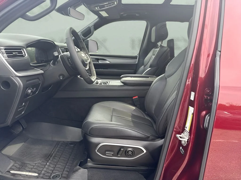 Used 2025 Red Jeep Series III image 9