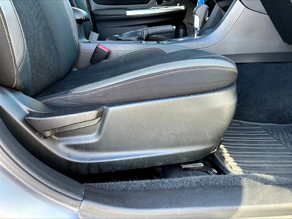 Used 2016 Silver Subaru 2.0i Premium image 35