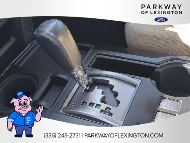 Used 2016 White Toyota SR5 image 24