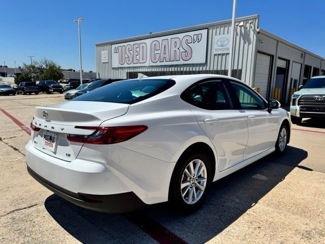 Used 2025 White Toyota LE image 7