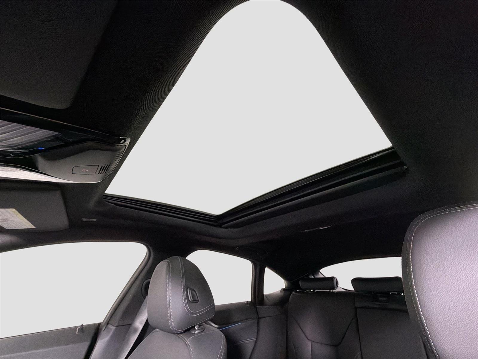 New 2026 Black Sapphire Metallic BMW xDrive40 image 21