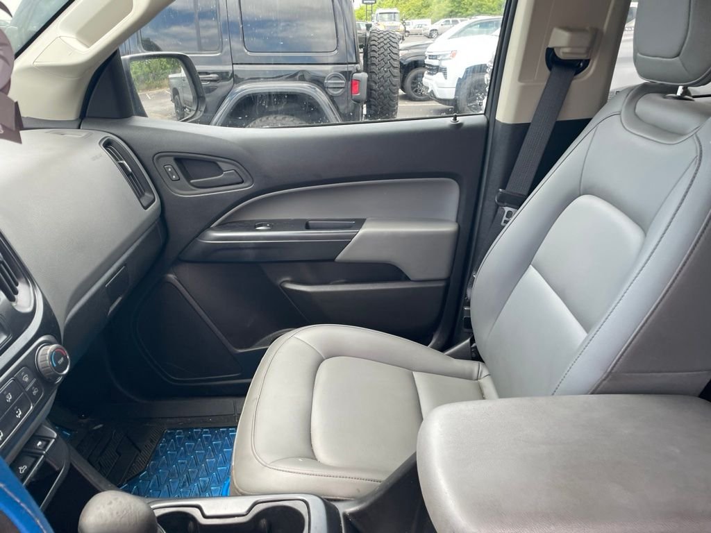 Used 2022 White Chevrolet Work Truck image 9