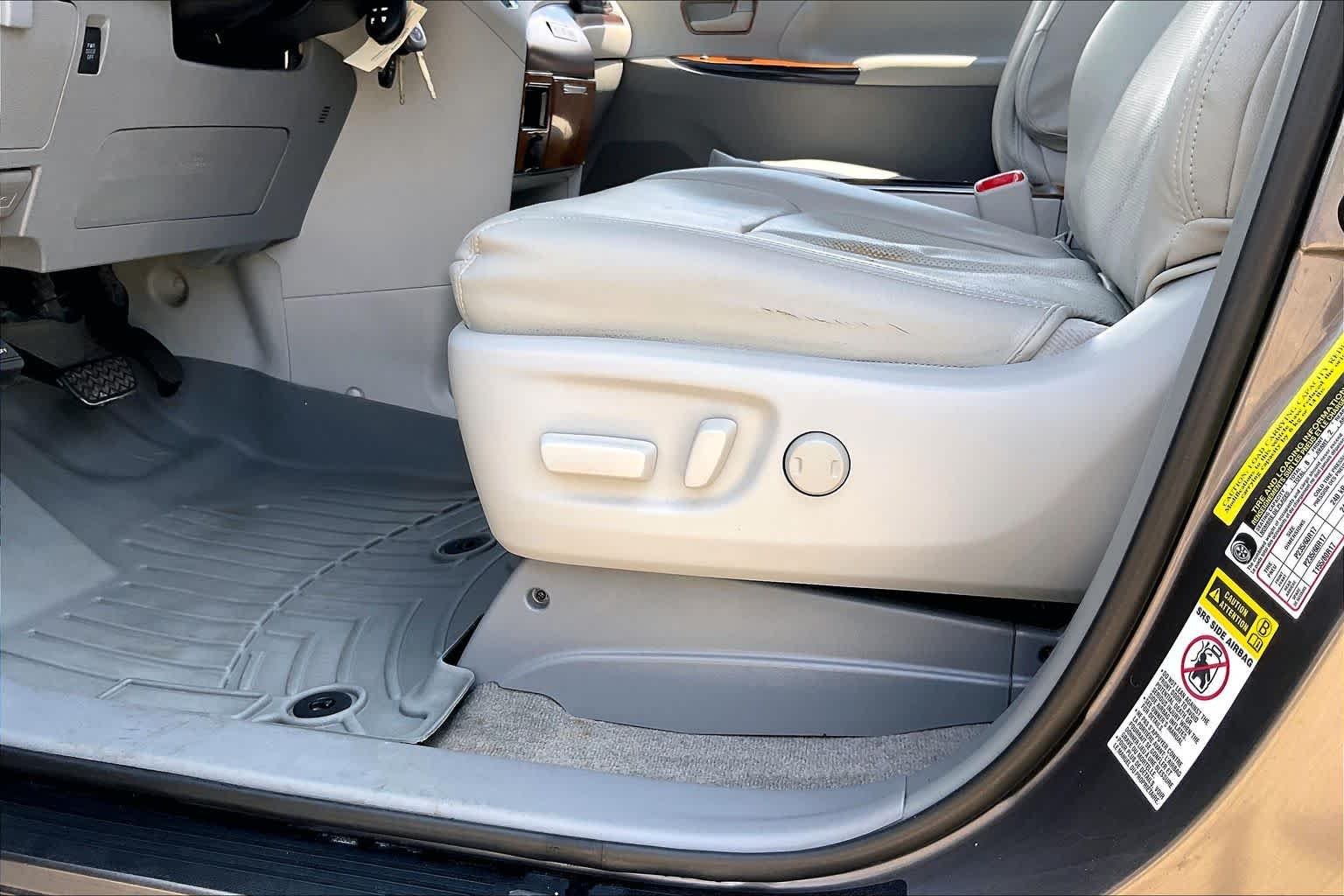 Used 2013 Predawn Gray Mica Toyota LE image 36