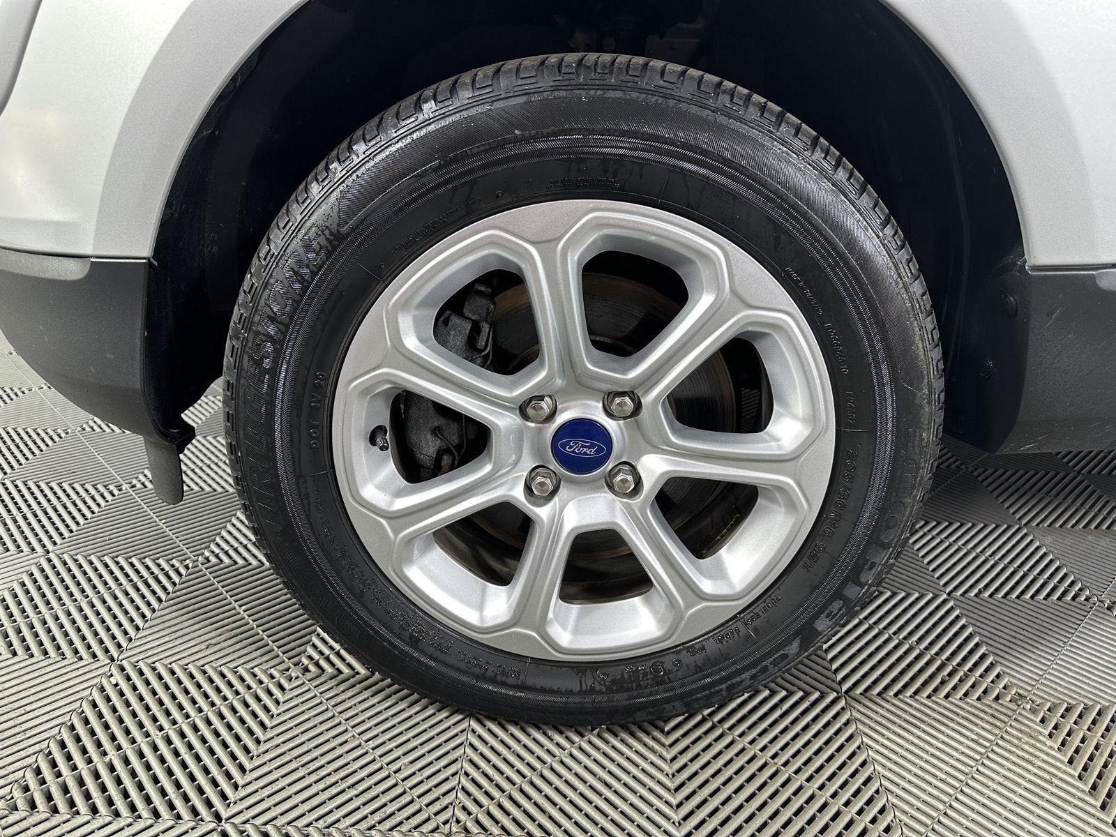 Used 2022 Moondust Silver Ford SE image 23