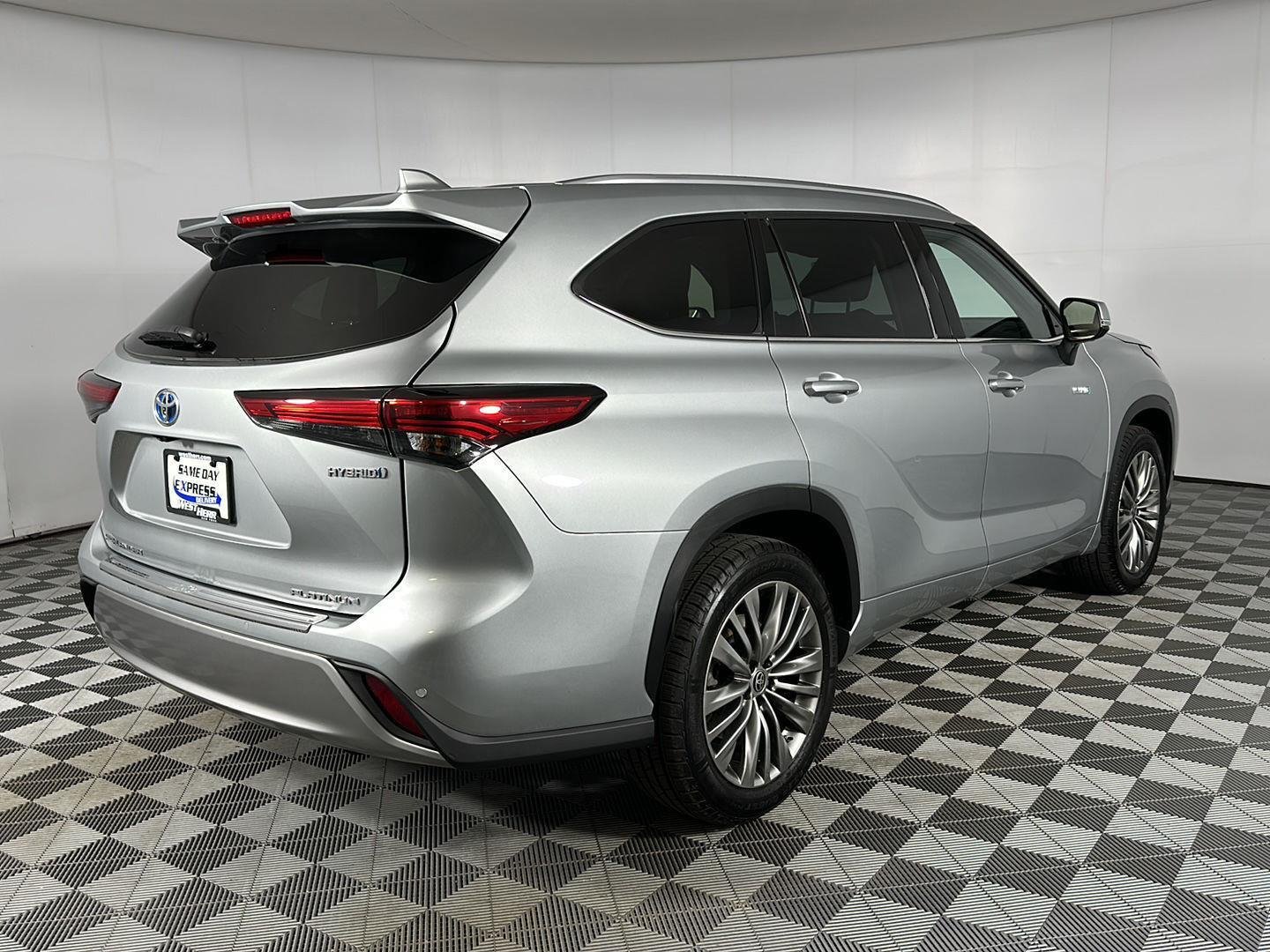 Used 2021 Celestial Silver Metallic Toyota Platinum image 7
