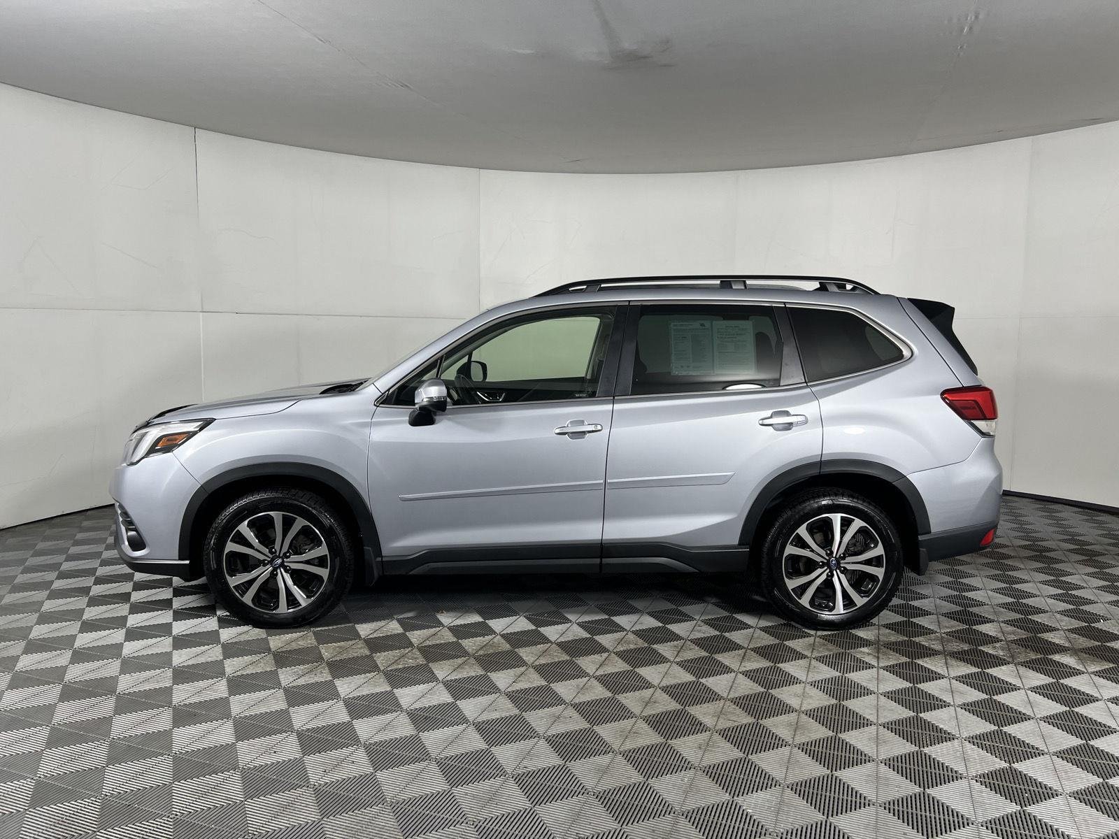 Certified Used 2024 Ice Silver Metallic Subaru Limited image 21