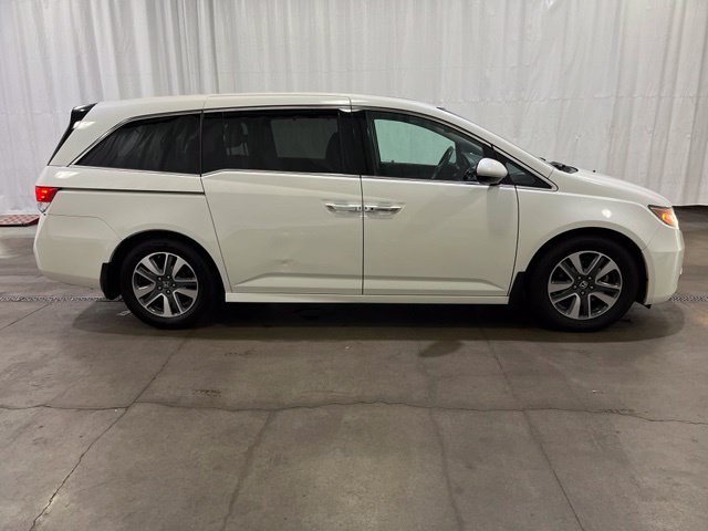 Used 2017 Honda Odyssey Touring Elite with VIN 5FNRL5H94HB007982 for sale in Grants Pass, OR