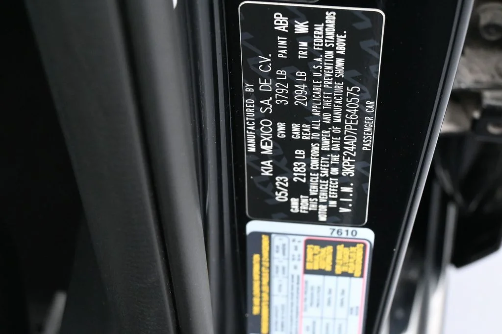 Used 2023 Aurora Black Pearl Kia LXS image 17
