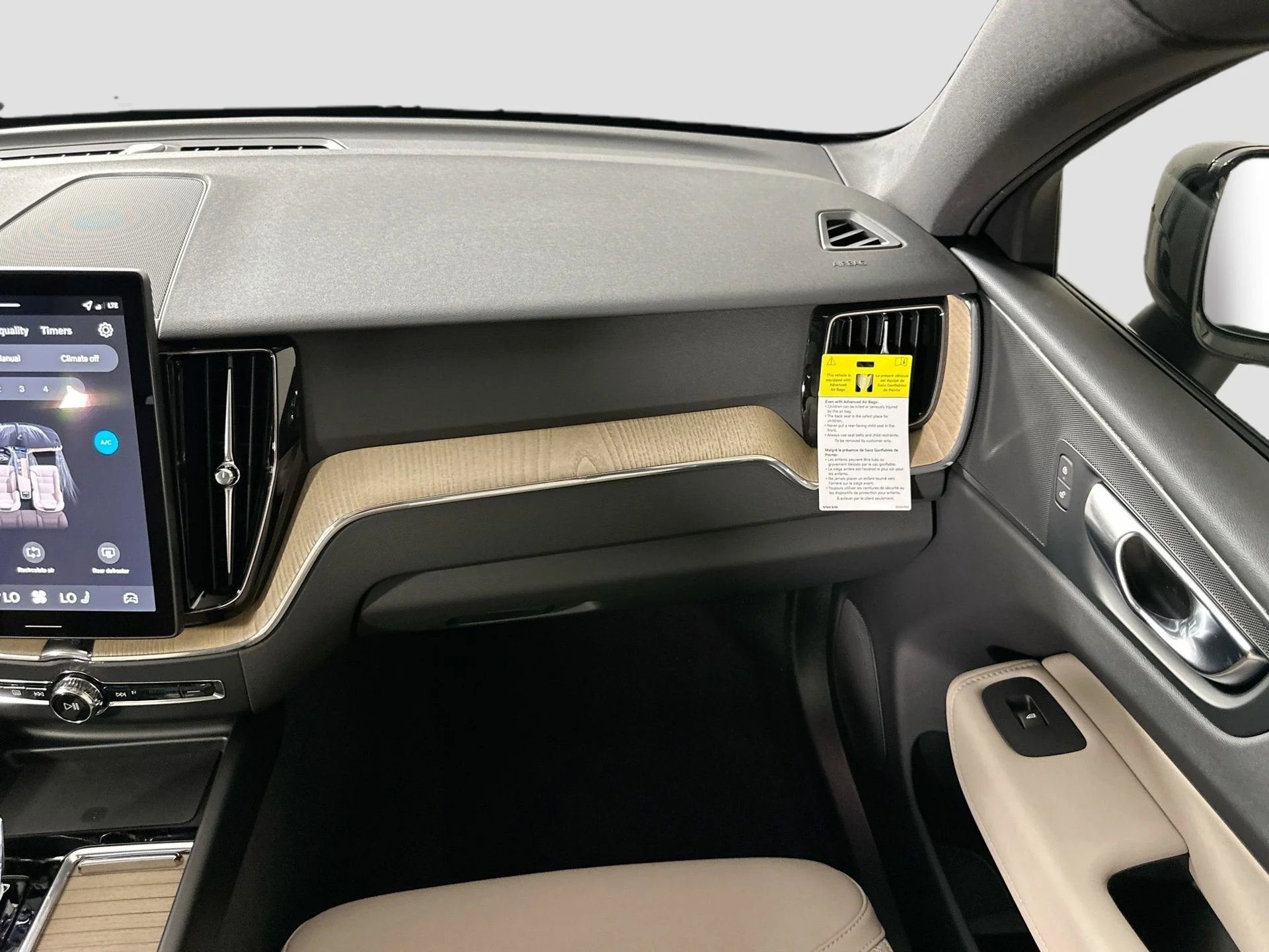 New 2026 Bright Dusk Volvo Plus image 27