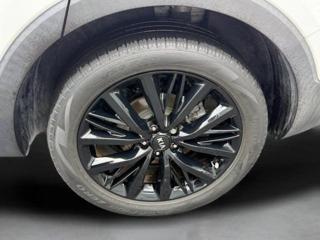 Used 2020 White Kia SX image 32