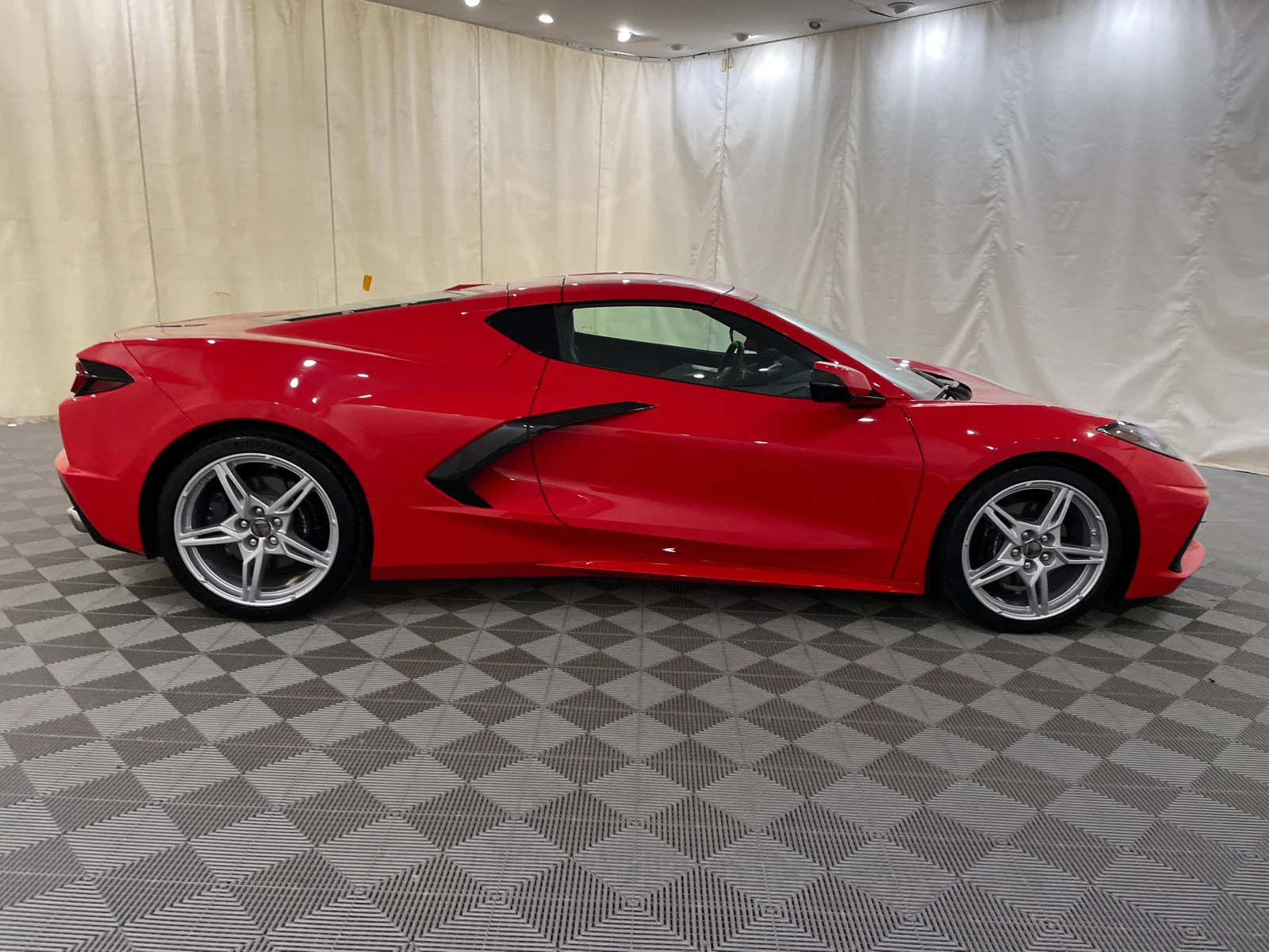 Used 2020 Torch Red Chevrolet 2LT image 4