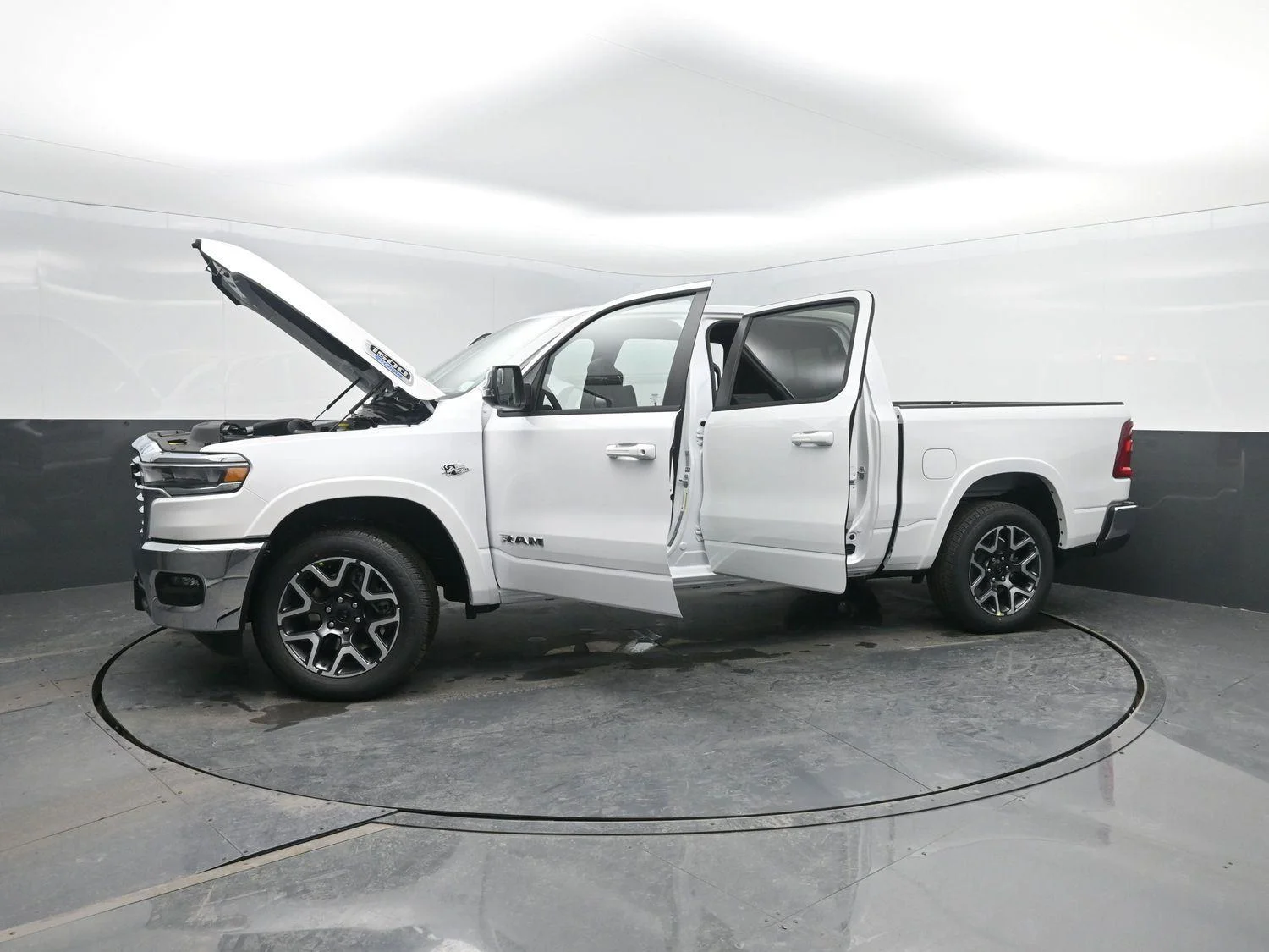 New 2026 Ivory White Tri-Coat Pearl-Coat Exterior Paint RAM Laramie image 53