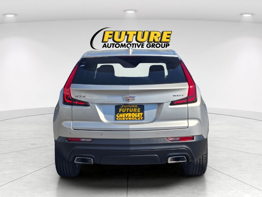 Used 2019 Silver Cadillac Luxury image 5