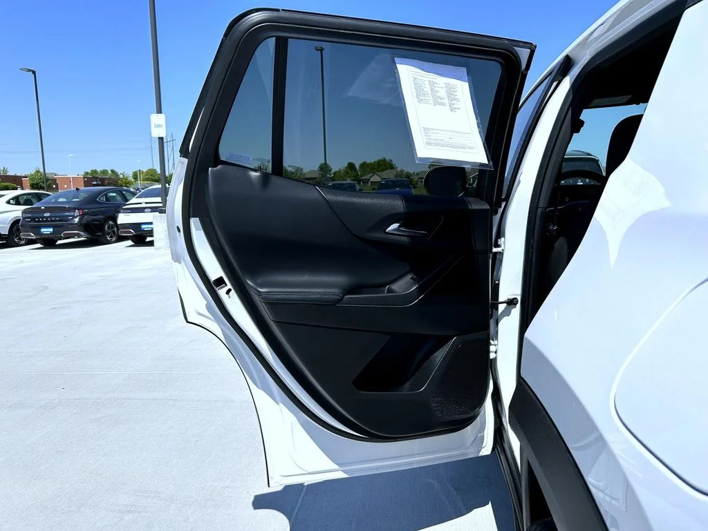 2025 Chevrolet Equinox LT - Photo 21