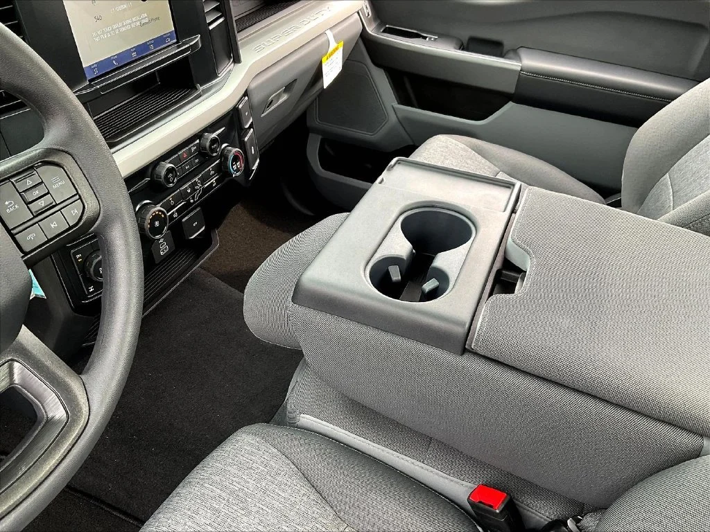New 2026 Oxford White Ford F-250® XL image 23