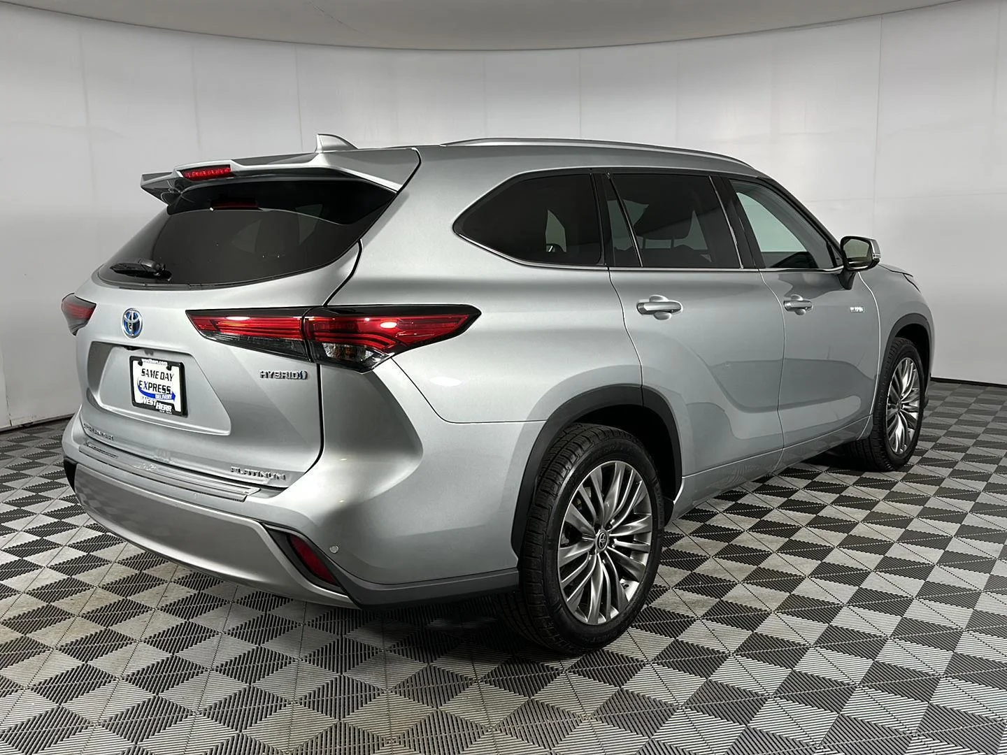 Used 2021 Celestial Silver Metallic Toyota Platinum image 7