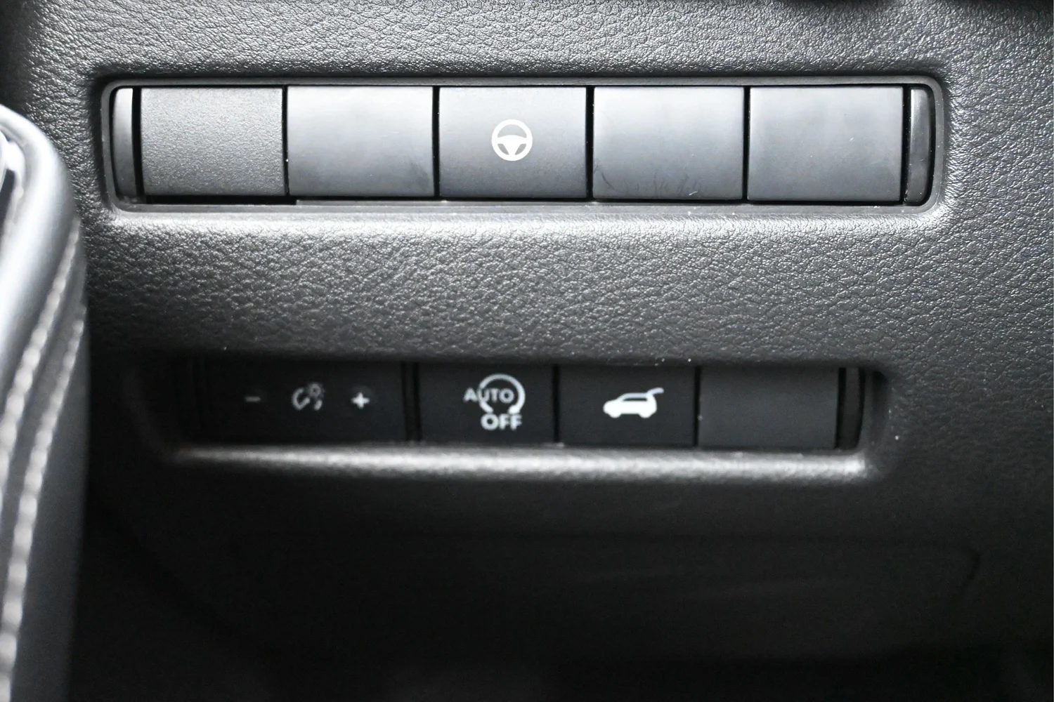 Used 2025 Silver Nissan SV image 16