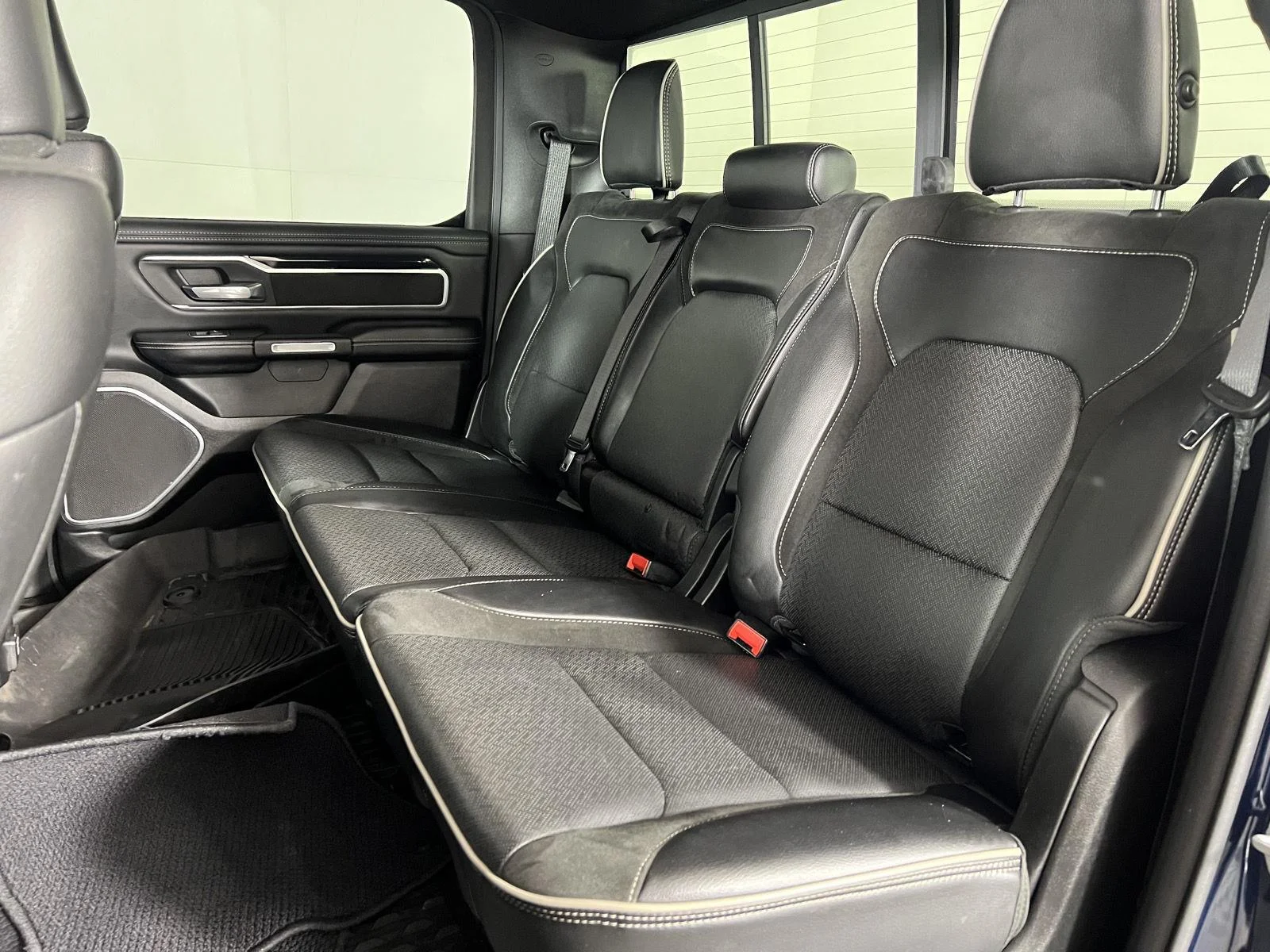 Used 2020 Patriot Blue Pearlcoat Ram Laramie image 14