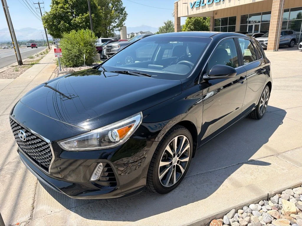 Used 2019 Black Hyundai Base image 3