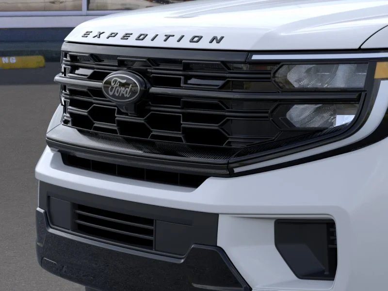 New 2026 Space Silver Metallic Ford Platinum® image 17