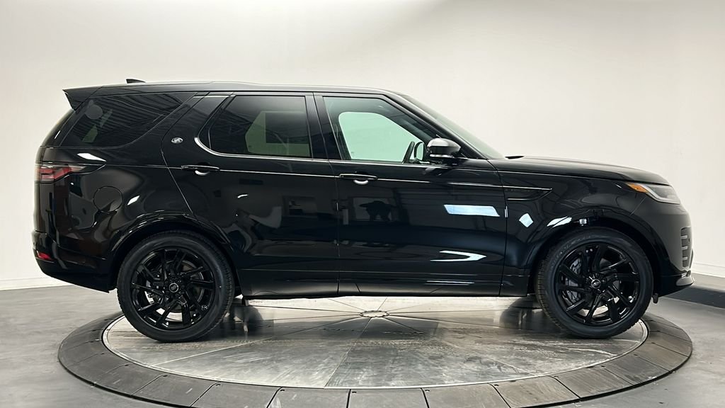 Certified Used 2025 Santorini Black Metallic Land Rover Dynamic SE image 6