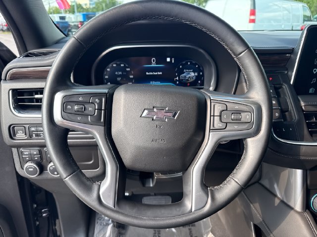 Used 2023 Black Chevrolet Z71 image 16