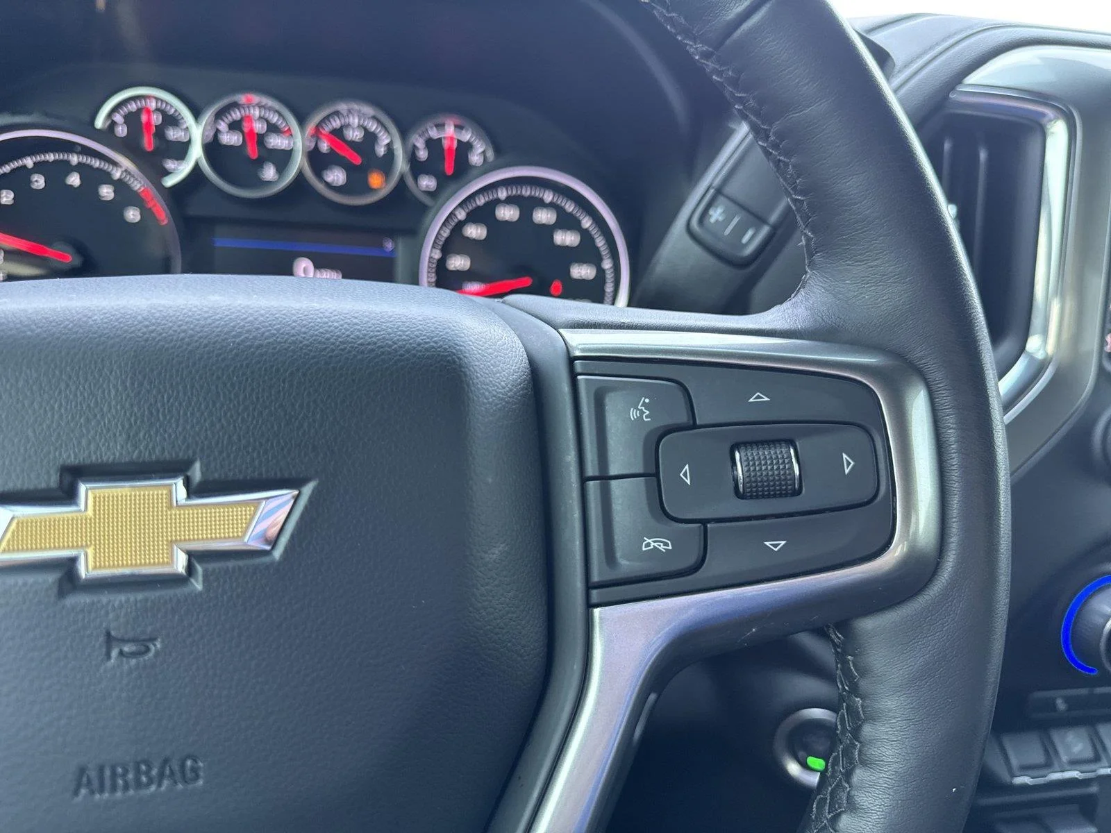Used 2022 SATIN STEEL METALLIC Chevrolet LT image 24