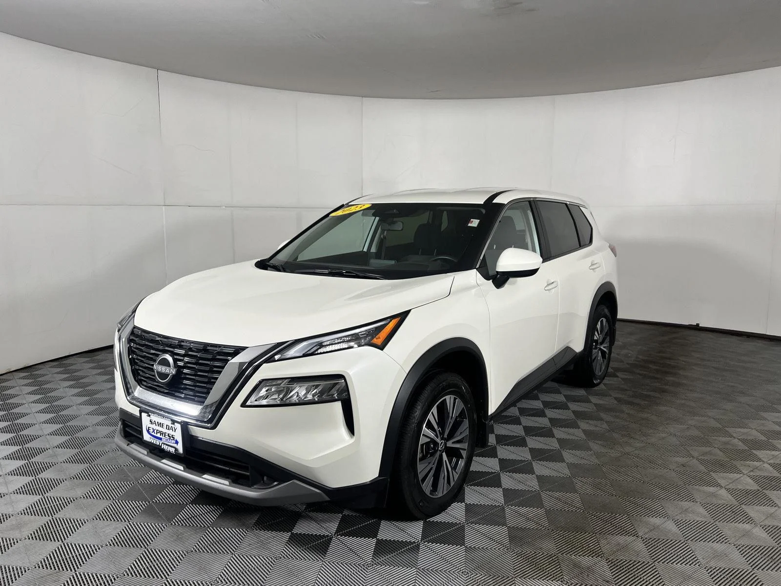 Used 2023 Pearl White Tricoat Nissan SV image 4