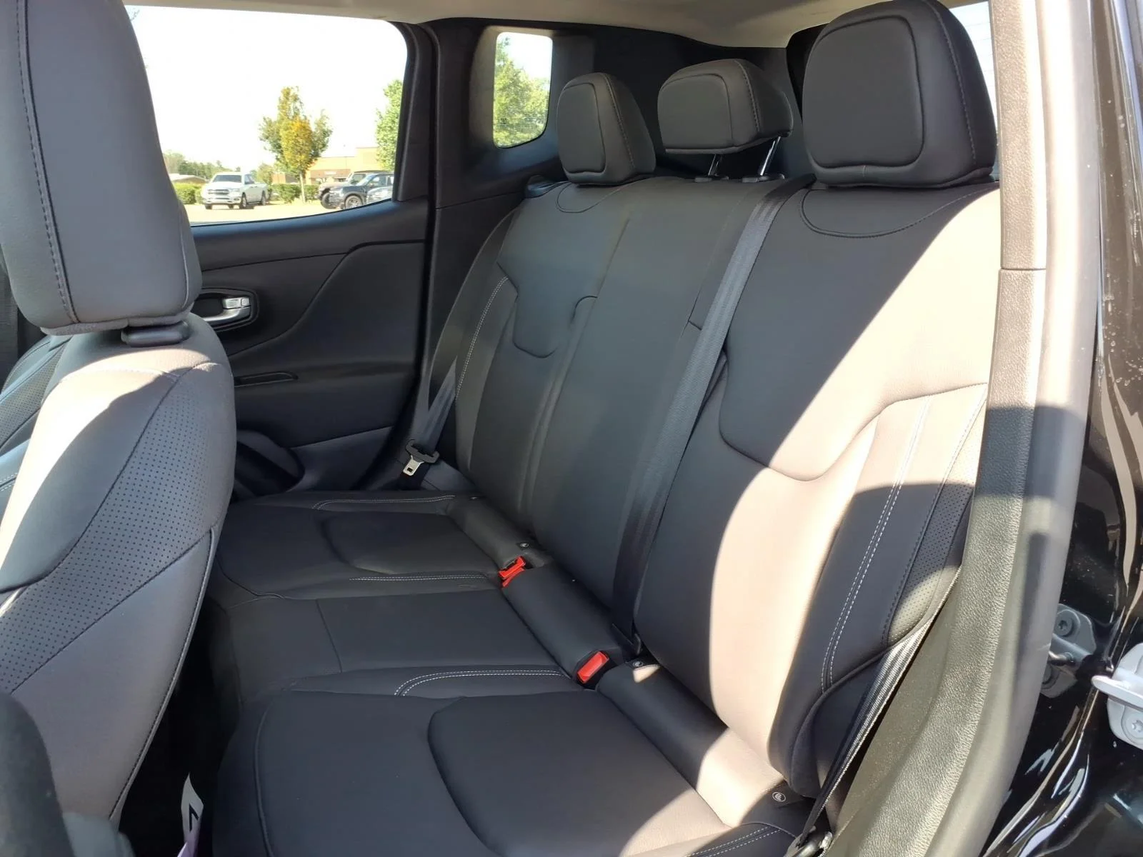 Used 2023 Black Clearcoat Jeep Limited image 20