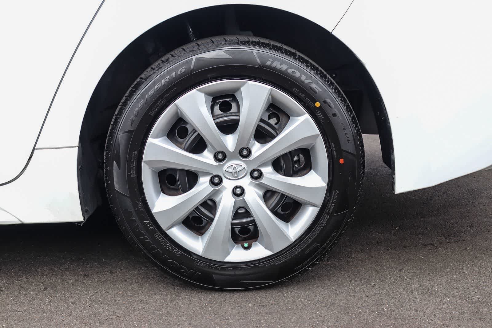 Used 2023 Ice Cap Toyota LE image 10