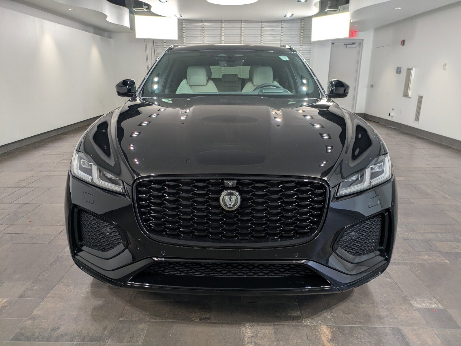 2026 Jaguar F-Pace R-Dynamic S - Photo 2