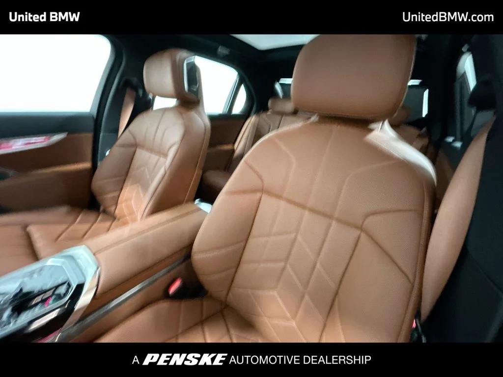Used 2025 Mineral White Metallic BMW 760i xDrive image 13