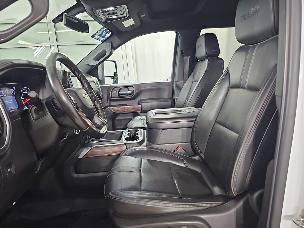 Used 2022 Summit White Chevrolet High Country image 18