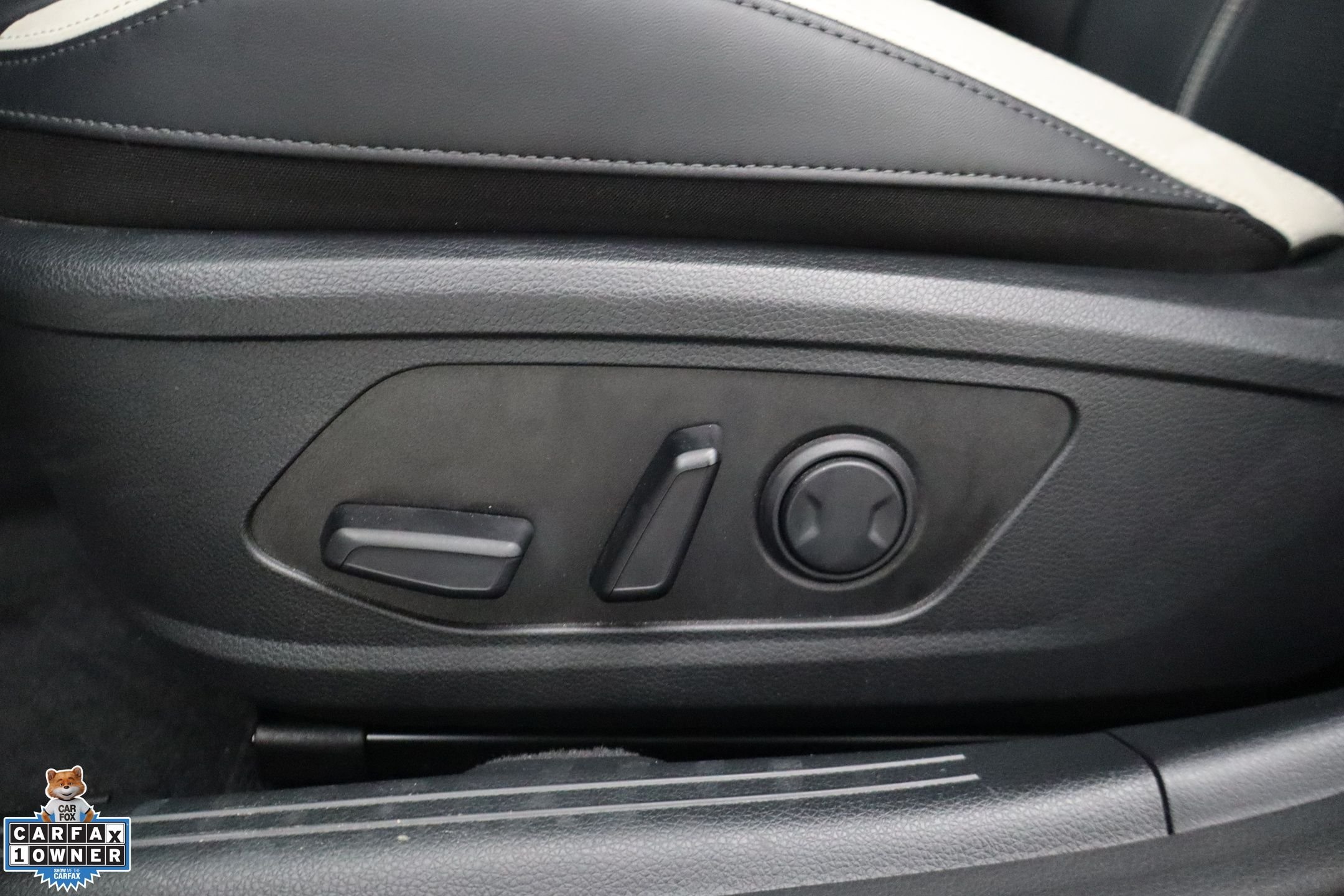 Used 2025 White Kia GT-Line image 13