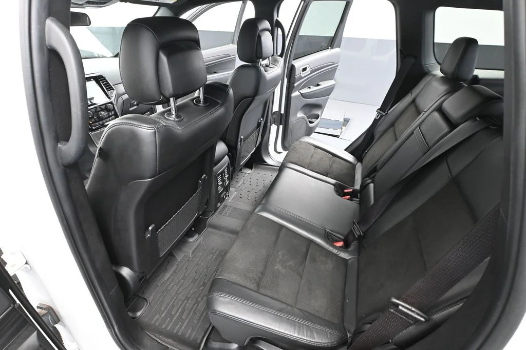 Used 2021 White Jeep Laredo X image 39