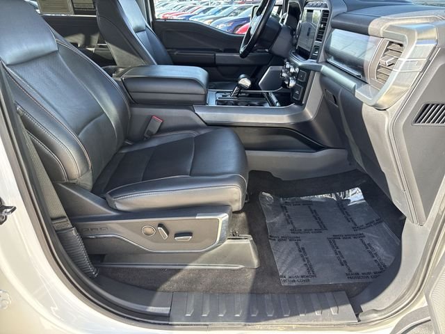 Used 2022  Ford Lariat image 15