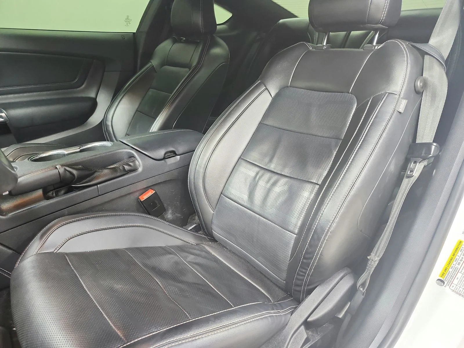 Used 2019 White Ford GT Premium image 9