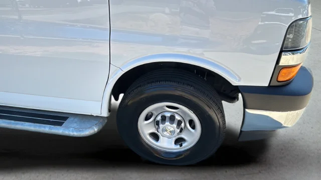 Used 2025 Summit White Chevrolet WT image 39